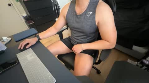 Snapshot of charliekkw chatting on March 2026 08:11:01 PM charliekkw online show from March 2026 08:11:01 PM