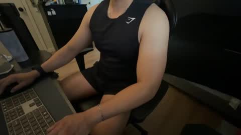 Snapshot of charliekkw chatting on June 2026 07:09:01 PM charliekkw online show from June 2026 07:09:01 PM