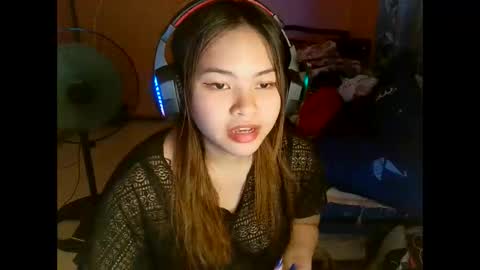 Sweetieeche online show from December 2025 12:45:01 PM