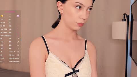 Snapshot of charlinepiker chatting on January 2026 10:52:01 AM Yumi online show from January 2026 10:52:01 AM