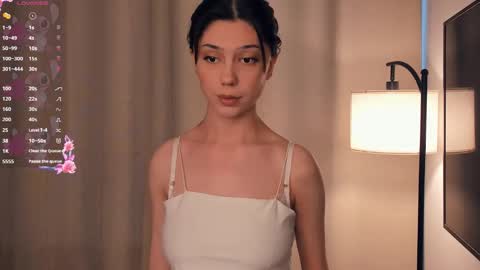 Snapshot of charlinepiker chatting on February 2026 07:14:02 AM Yumi online show from February 2026 07:14:02 AM