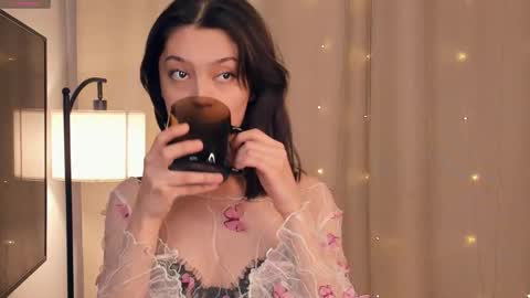 Snapshot of charlinepiker chatting on February 2026 08:15:01 PM Yumi online show from February 2026 08:15:01 PM