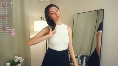 Snapshot of charlinepiker chatting on February 2026 06:42:01 PM Yumi online show from February 2026 06:42:01 PM