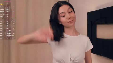 Snapshot of charlinepiker chatting on February 2026 07:44:02 PM Yumi online show from February 2026 07:44:02 PM