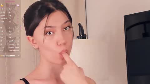 Snapshot of charlinepiker chatting on February 2026 07:24:02 PM Yumi online show from February 2026 07:24:02 PM