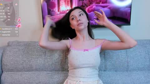 Snapshot of charlinepiker chatting on April 2026 09:09:02 PM Yumi online show from April 2026 09:09:02 PM