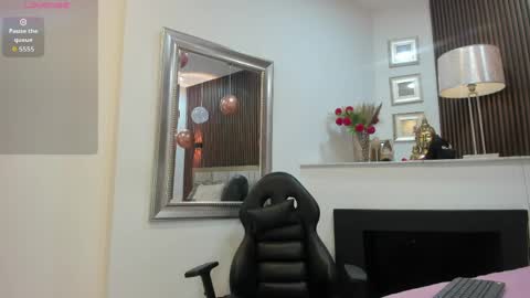 charlotblake online show from May 2026 04:51:01 AM