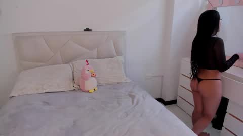 Snapshot of charlote_cowell_sub_ chatting on February 2026 06:25:02 PM online show from February 2026 06:25:02 PM