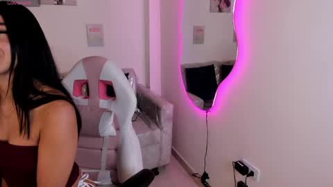 Snapshot of charlote_cowell_sub_ chatting on April 2026 04:46:02 PM online show from April 2026 04:46:02 PM