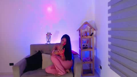 Snapshot of charlott_hotx chatting on October 2025 09:45:01 PM charlott online show from October 2025 09:45:01 PM