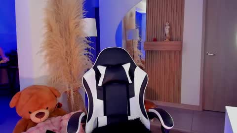   Charlotte  online show from March 2026 04:06:01 AM