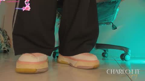 charlotte  grey online show from November 2025 08:31:01 PM