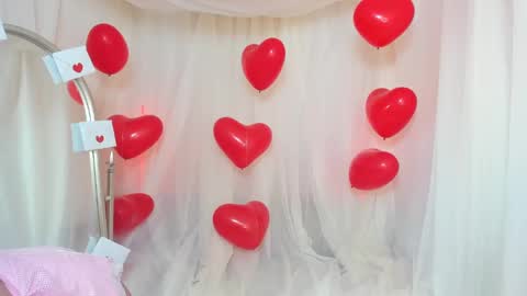 Snapshot of charlotte_capell chatting on February 2025 03:52:02 AM Charly online show from February 2025 03:52:02 AM