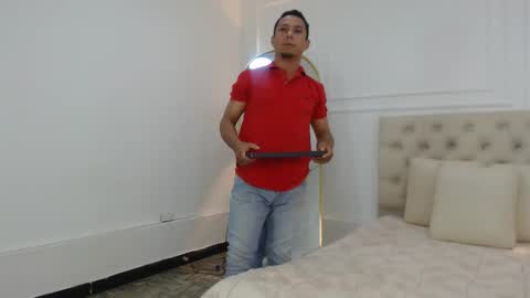 Snapshot of charlotte_dante212 chatting on December 2025 05:24:02 AM charlottte y dante online show from December 2025 05:24:02 AM