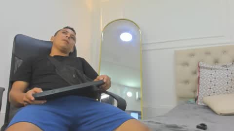 Snapshot of charlotte_dante212 chatting on January 2026 04:51:01 AM charlottte y dante online show from January 2026 04:51:01 AM