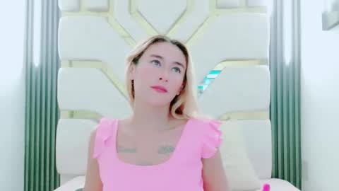 Snapshot of charlotte_phaeton chatting on October 2025 12:51:02 AM Charlotte online show from October 2025 12:51:02 AM