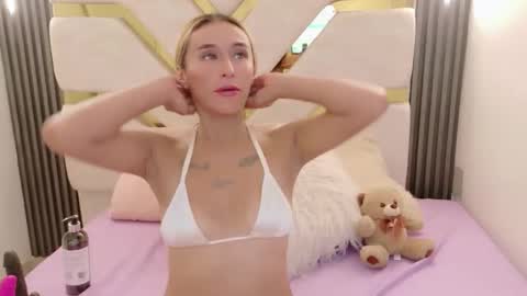 Snapshot of charlotte_phaeton chatting on October 2025 02:01:02 AM Charlotte online show from October 2025 02:01:02 AM