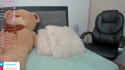 Yuli online show from February 2025 11:43:01 PM