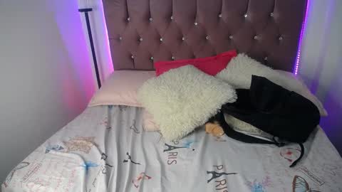 charlotte_walker1 online show from March 2025 05:11:01 AM