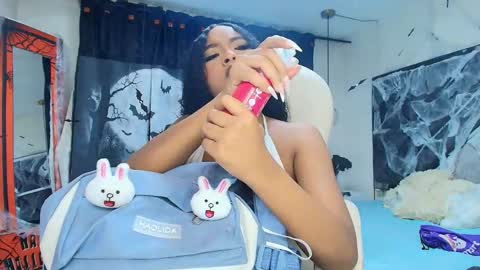 charlotte_walker1 online show from October 2025 05:00:02 AM