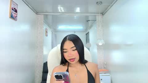 charlotte_walker1 online show from April 2026 03:21:01 AM