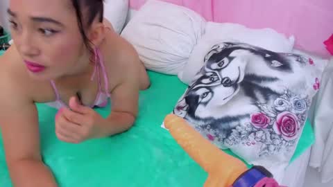 Snapshot of charlotte_x1 chatting on April 2026 04:40:02 PM Charlotte online show from April 2026 04:40:02 PM