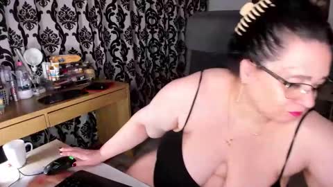 Snapshot of charlottediamonds chatting on March 2026 07:18:02 PM Charlotte Diamonds online show from March 2026 07:18:02 PM