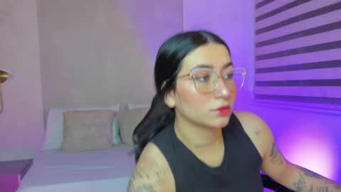 Snapshot of charlottee27_ chatting on May 2026 02:07:02 AM Charlottee online show from May 2026 02:07:02 AM