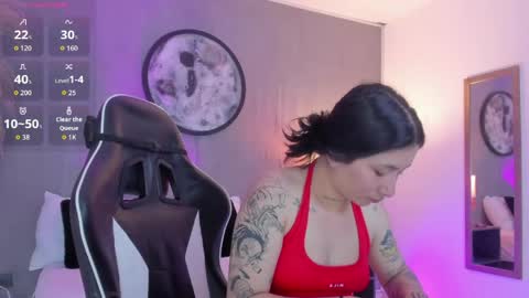 Snapshot of charlottee27_ chatting on June 2026 02:06:01 AM Charlottee online show from June 2026 02:06:01 AM
