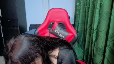 Snapshot of charlottee_lovee69 chatting on April 2026 04:01:01 AM Natalia online show from April 2026 04:01:01 AM