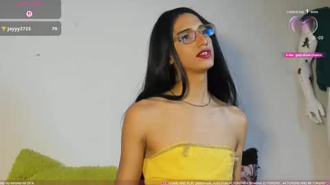 Snapshot of charlottelaurent chatting on September 2025 12:23:02 AM Char online show from September 2025 12:23:02 AM