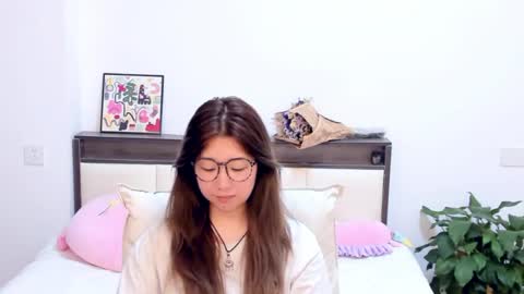 Snapshot of charlottelin chatting on May 2026 05:42:04 PM Charlotte online show from May 2026 05:42:04 PM