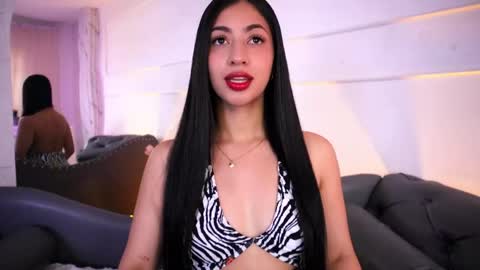 Lauren Rus online show from May 2026 12:33:01 PM