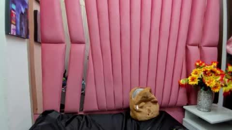 charlottestuart_ online show from April 2026 04:50:02 AM