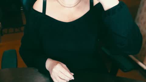 Snapshot of charlottextasty chatting on December 2024 01:06:01 PM CharlotteXTasty online show from December 2024 01:06:01 PM