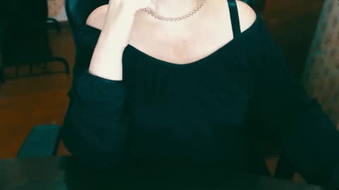 Snapshot of charlottextasty chatting on December 2024 01:22:02 PM CharlotteXTasty online show from December 2024 01:22:02 PM