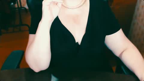 Snapshot of charlottextasty chatting on January 2025 05:06:01 PM CharlotteXTasty online show from January 2025 05:06:01 PM