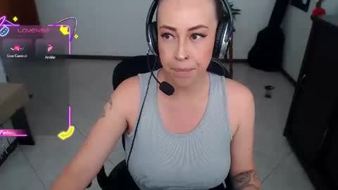 charlottezoe online show from October 2025 07:01:02 PM