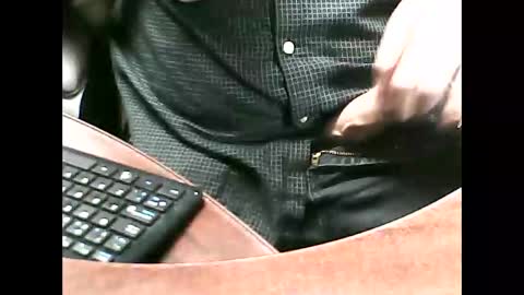 Snapshot of charmeur2672 chatting on October 2025 09:43:01 AM charmeur2672 online show from October 2025 09:43:01 AM