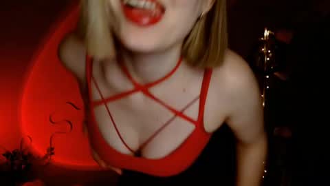 Michelle  online show from December 2024 09:35:02 AM