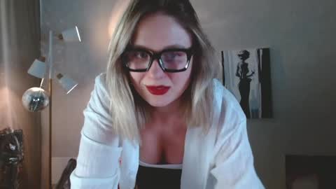 Michelle  online show from June 2026 06:52:02 AM