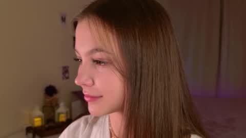 Snapshot of charming_bliss chatting on September 2025 03:58:02 PM Kaylee online show from September 2025 03:58:02 PM