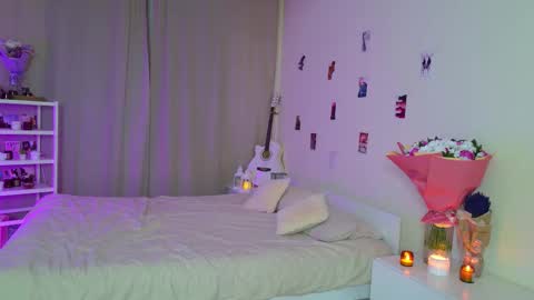 Snapshot of charming_bliss chatting on October 2025 03:57:02 PM Kaylee online show from October 2025 03:57:02 PM