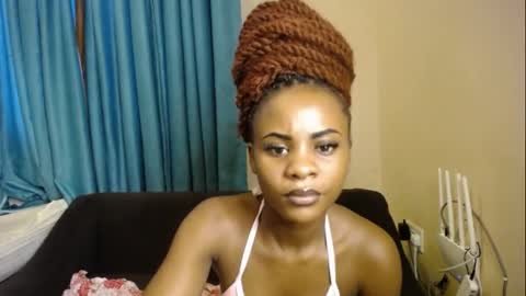 Snapshot of charming_coco chatting on April 2026 07:56:01 AM Coco online show from April 2026 07:56:01 AM