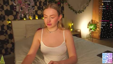 my fansly Charming daisy              My Wishlist  for new toys     online show from January 2026 04:00:02 PM