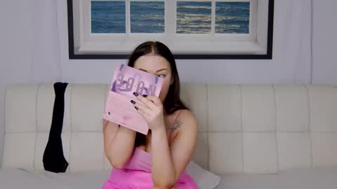 Snapshot of charming_lolla chatting on October 2025 11:46:02 PM charming_lolla online show from October 2025 11:46:02 PM