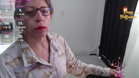 CHAYLA VICTORIA RUIZ  online show from November 2025 12:53:01 PM