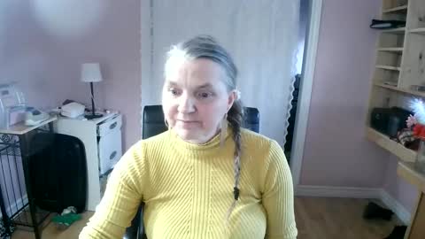 Snapshot of chealsiek chatting on April 2026 10:32:01 PM chealsiek online show from April 2026 10:32:01 PM