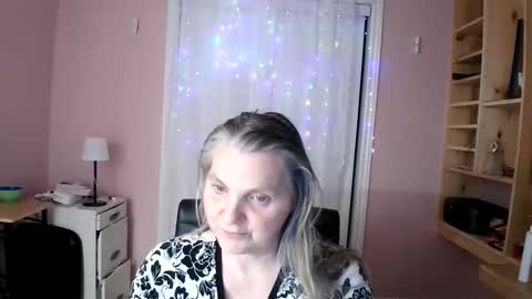 Snapshot of chealsiek chatting on April 2026 12:35:02 AM chealsiek online show from April 2026 12:35:02 AM