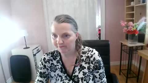 Snapshot of chealsiek chatting on May 2026 04:13:02 PM chealsiek online show from May 2026 04:13:02 PM